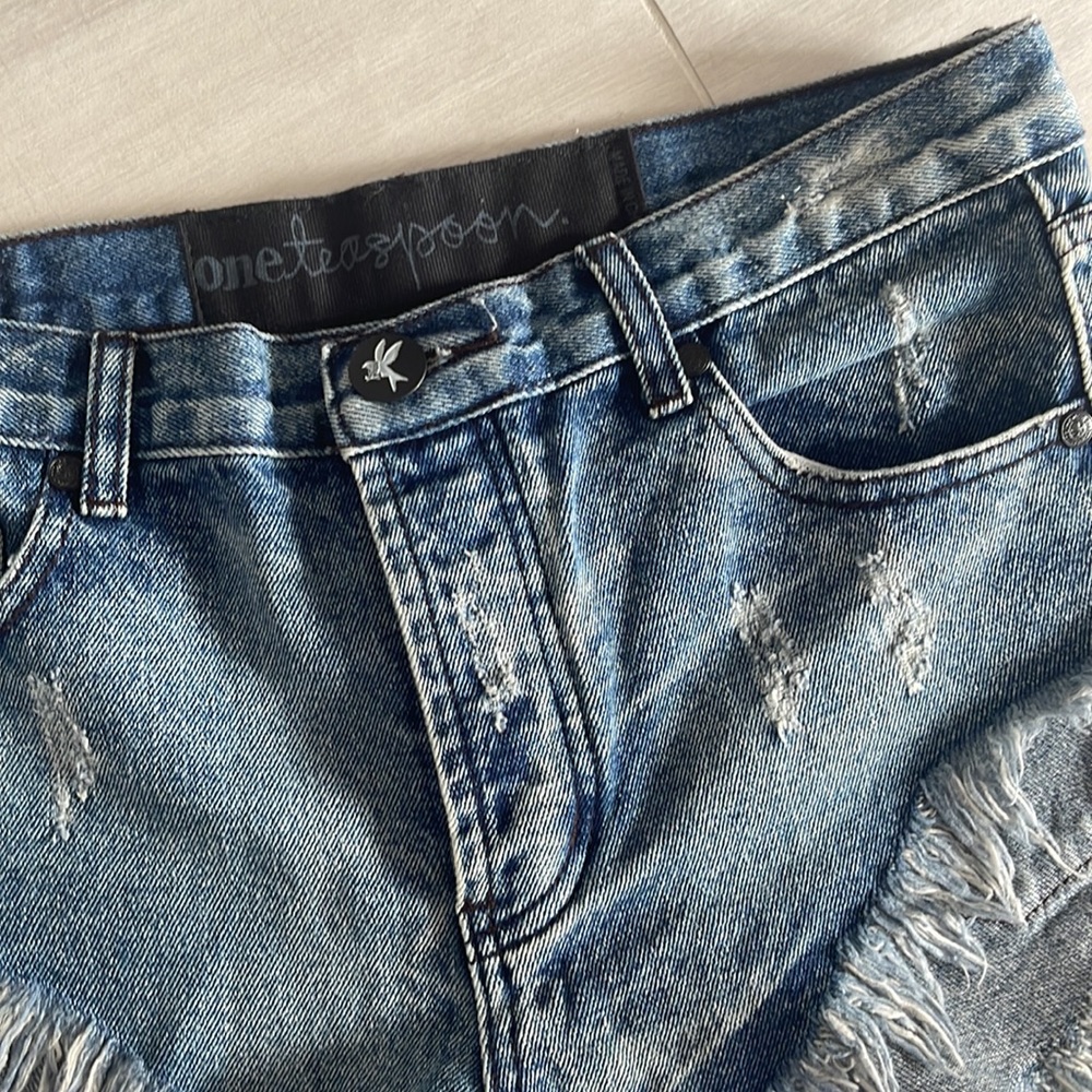 One teaspoon Low rise Denim Shorts 26 - Picture 2 of 6